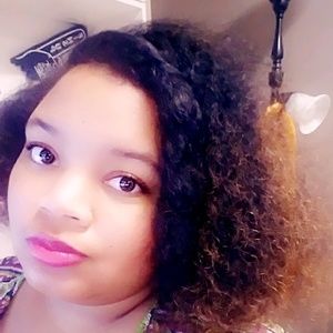 Meet your Posher, Raechel